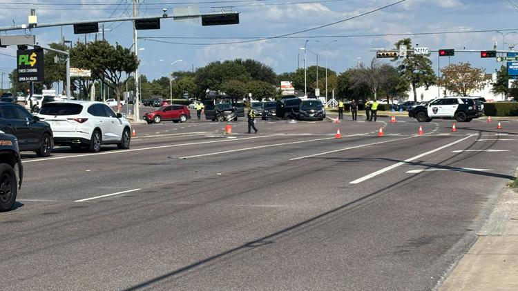 Plano police shut down intersection in response to accident with serious injuries, officials say