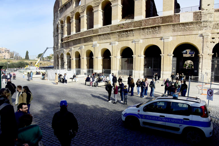 Rome declares 'red zone' around the Colosseum, adding extra security to ...