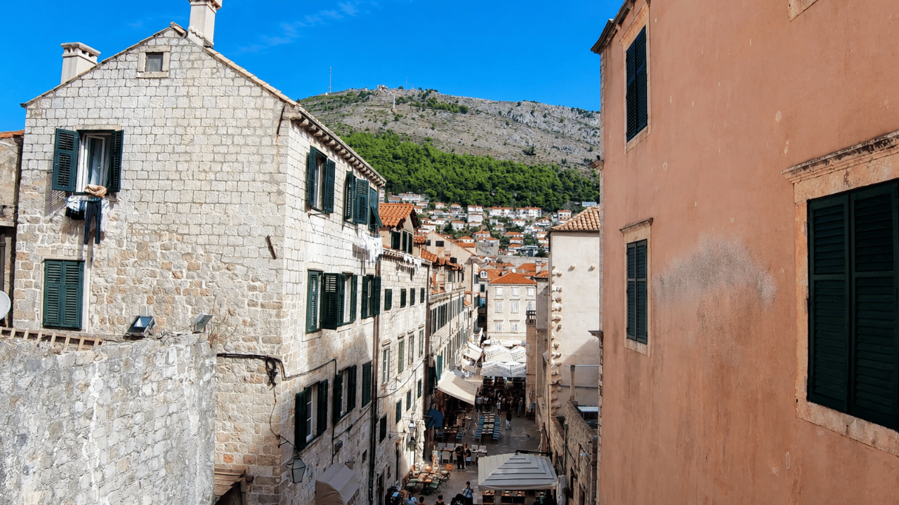 Entre Les Murs De Pierre Et Les Toits Rouges Dubrovnik 4K 