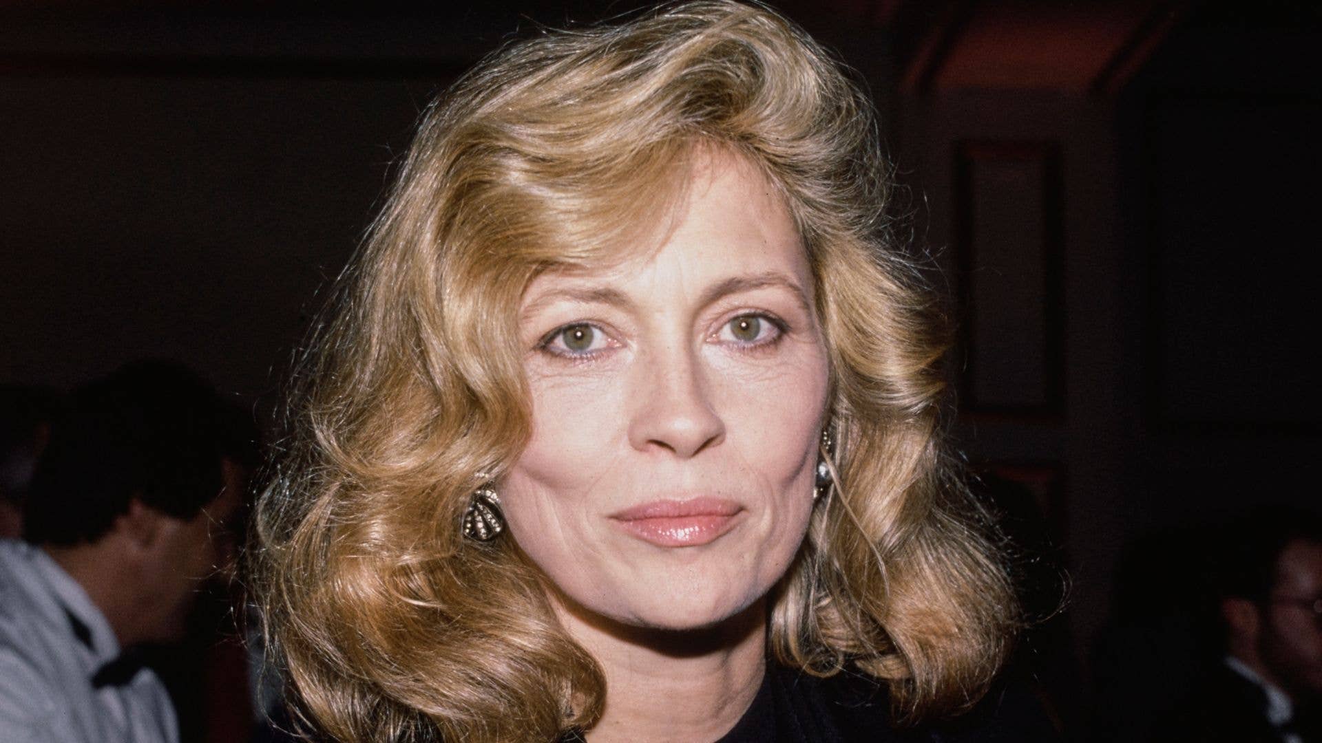 Faye Dunaway, 85, makes effortlessly cool and incredibly rare red carpet appearance