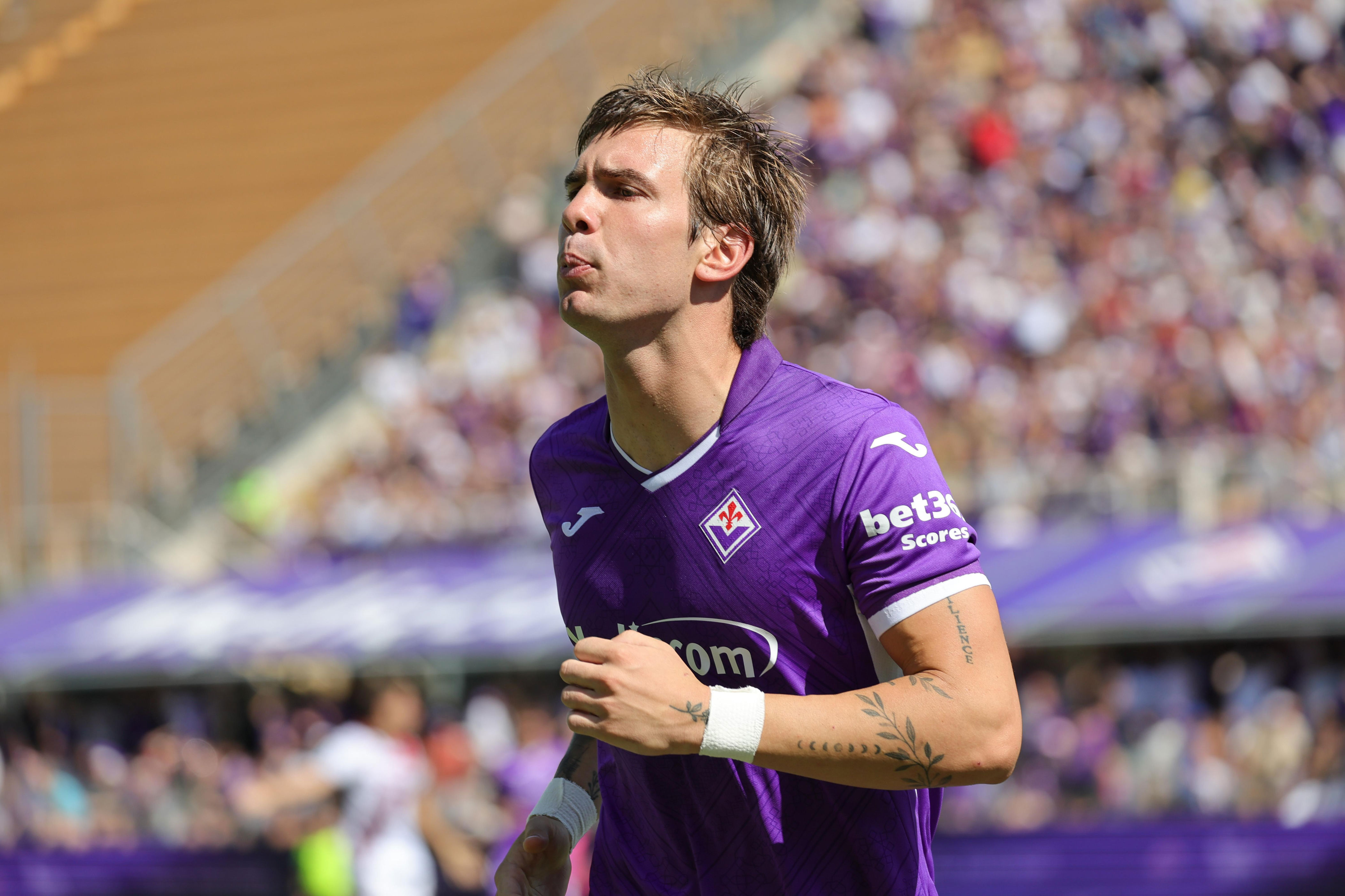 Mastantuono fue sustituido en el descanso del partido de la Fiorentina.