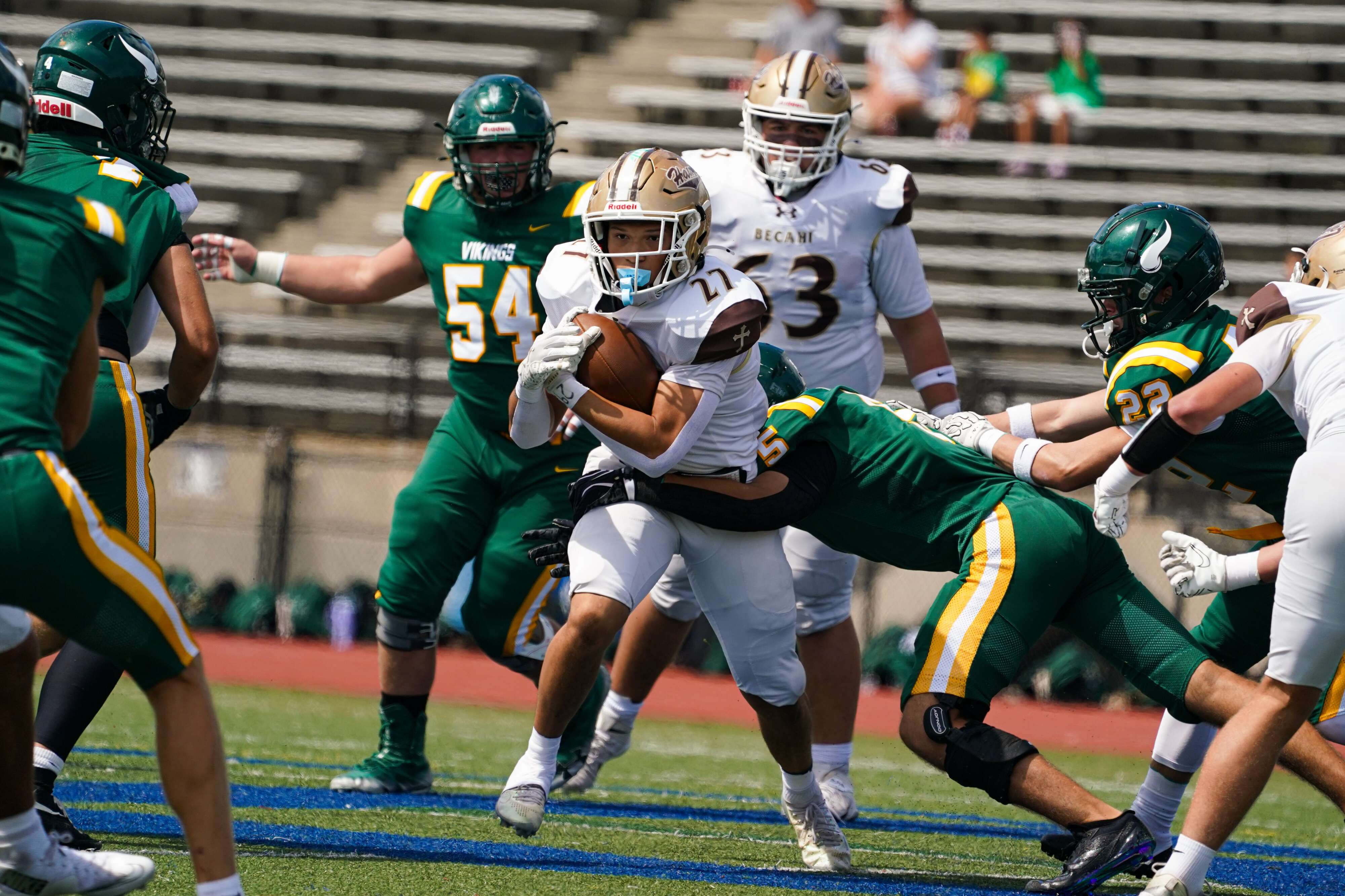 Burkart, Bethlehem Catholic football reclaim momentum to earn 5th straight win over Central
