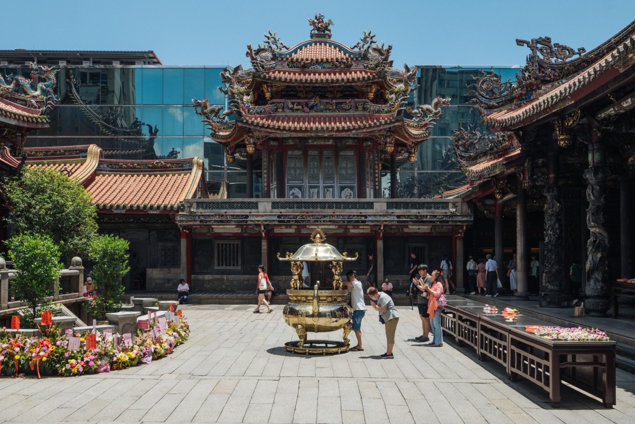 At Taiwan's temples, a glimpse of what China could have been