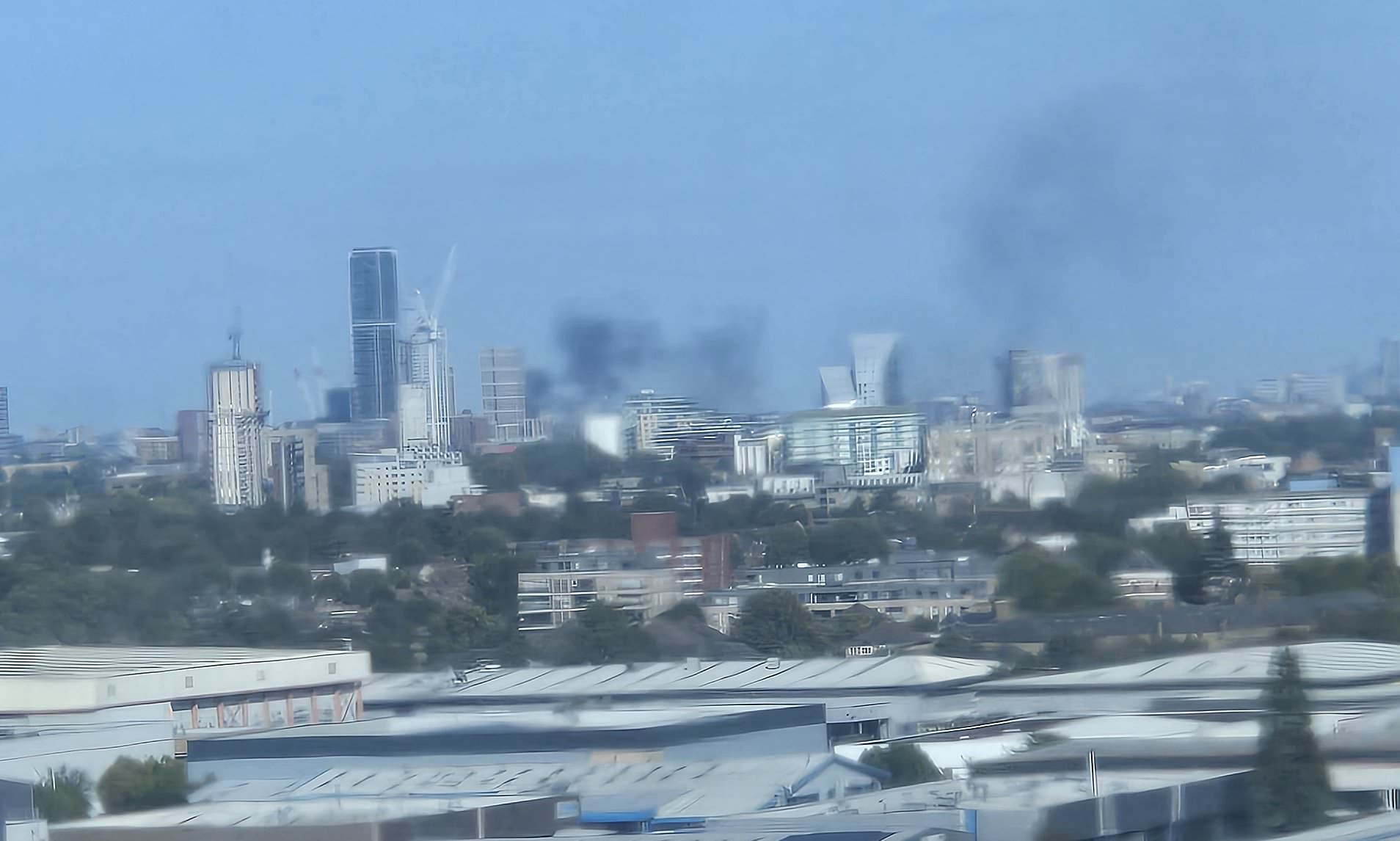 fire-near-paddington-causes-travel-chaos-heathrow-airport-trains-are