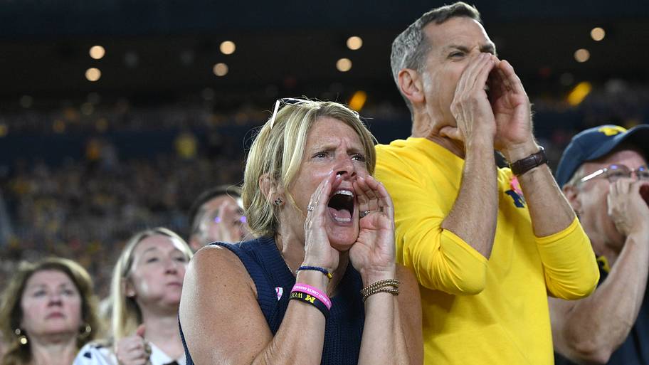 Michigan fans suffer epic meltdown after embarrassing loss to Western Michigan