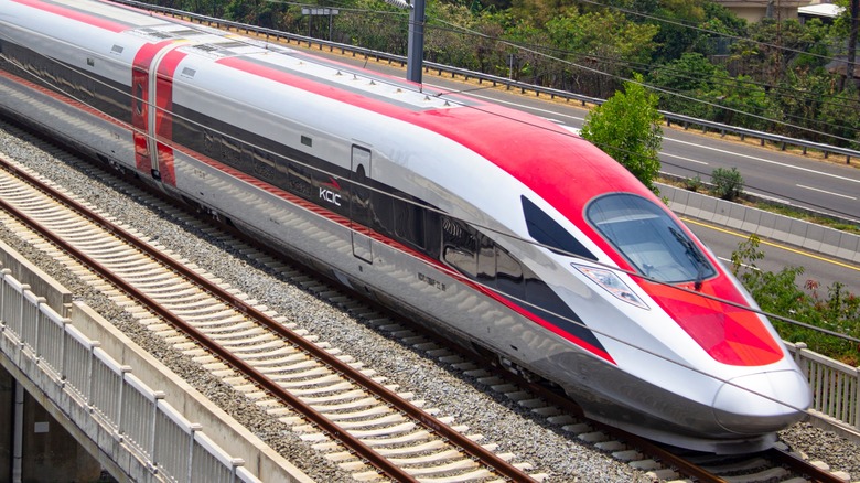 All about China's groundbreaking Fuxing Hao trains