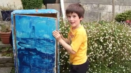 Childhood pals create 'love letter' to Doctor Who
