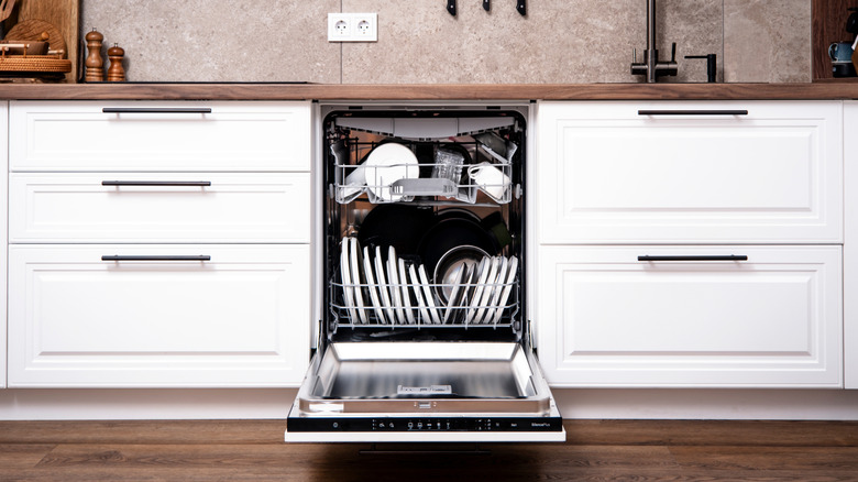 Consumer Reports' best dishwasher under $1,000 isn't Whirlpool or LG