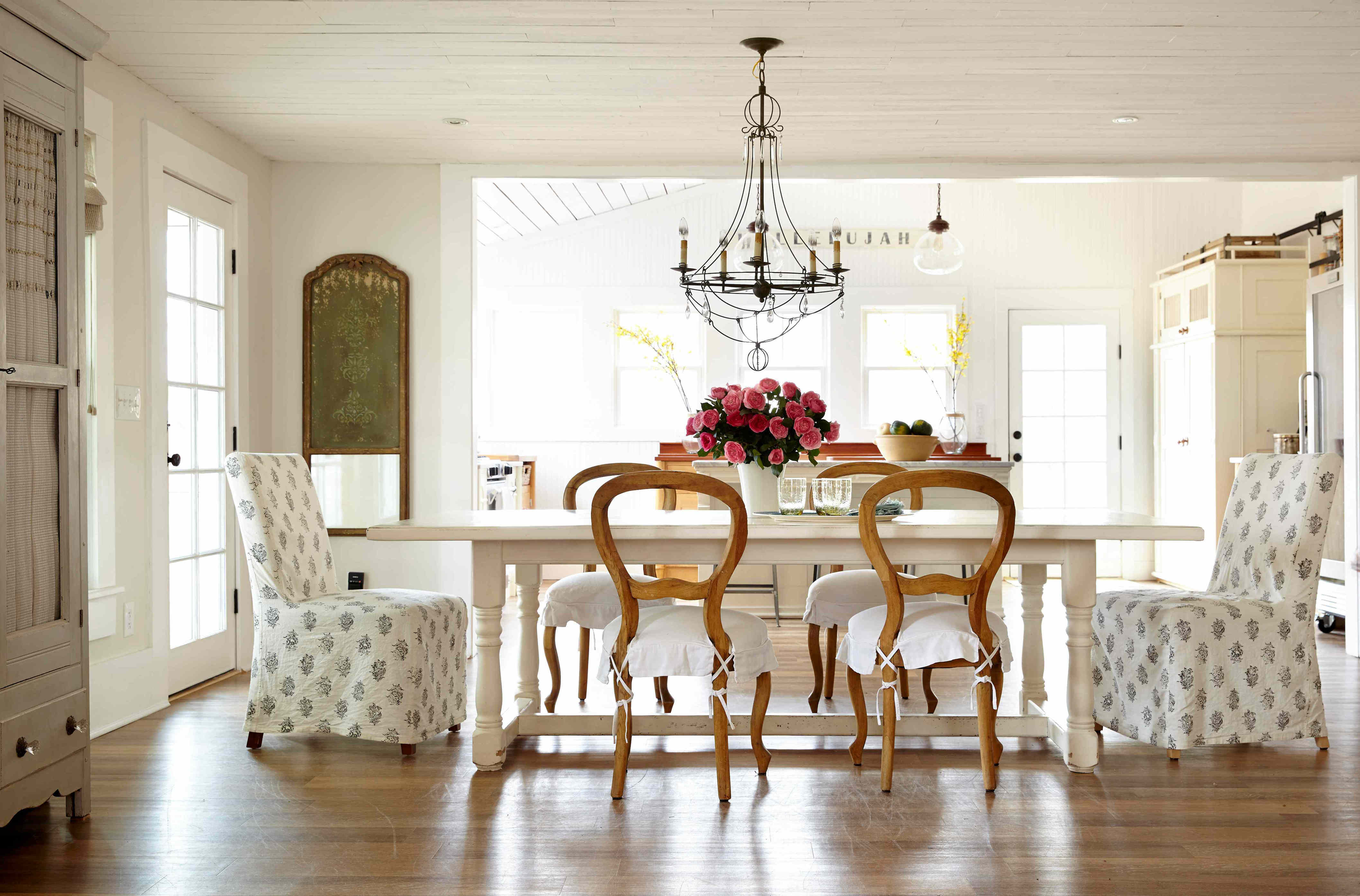 7 decorating trends '90s moms nailed that are making a comeback