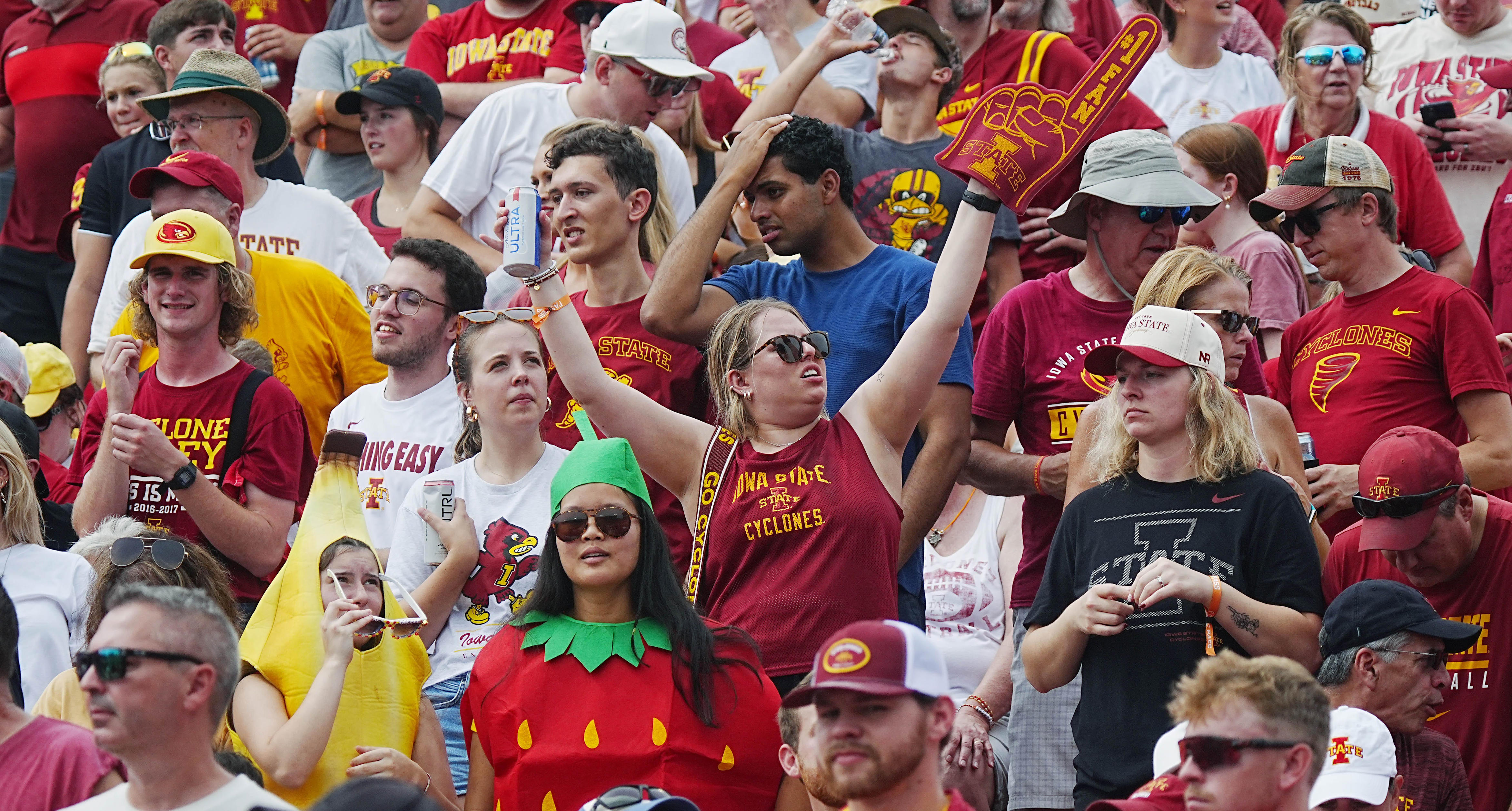 Iowa State vs Iowa | Cy-Hawk odds, injuries, predictions, storylines