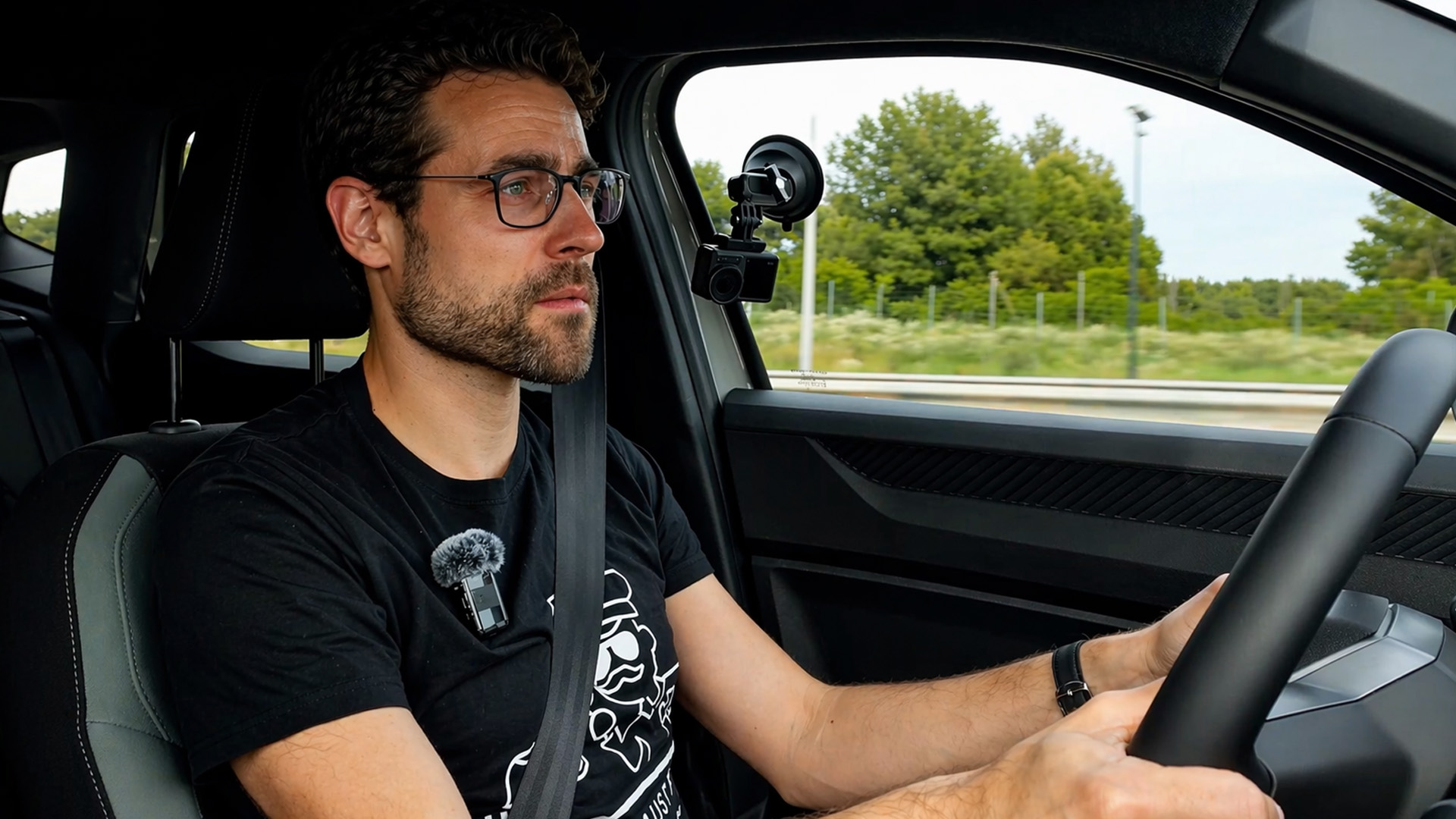 Dacia Duster cabin dimensions provide adequate space for rear passengers