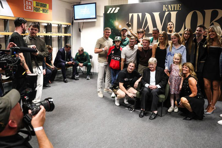 katie-taylor-s-locker-room-moment-as-she-showed-what-her-family-meant