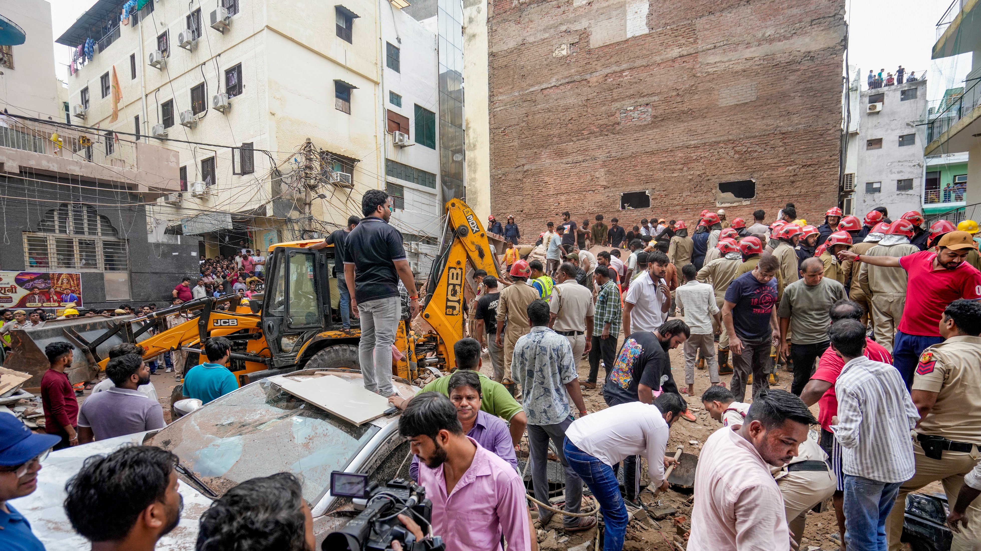 Satya Niketan building collapse: Delhi CM says rescue operations on ...