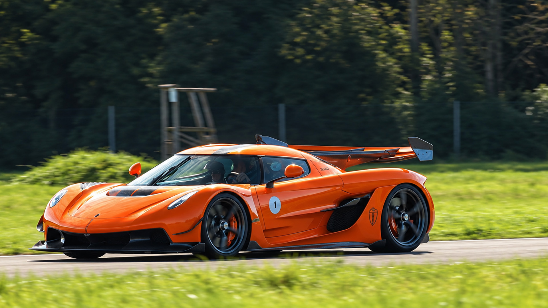 Koenigsegg Jesko pushes speed with a large rear wing on track