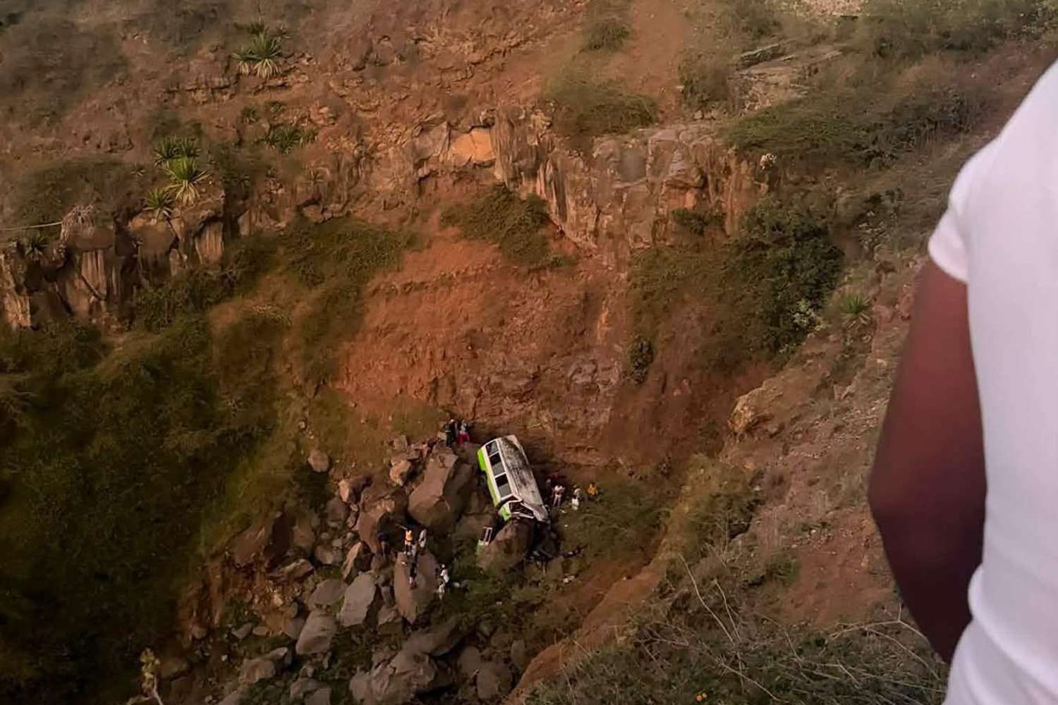 At least 25 dead, multiple others injured after school bus plummets 100 feet into rocky ravine during field trip