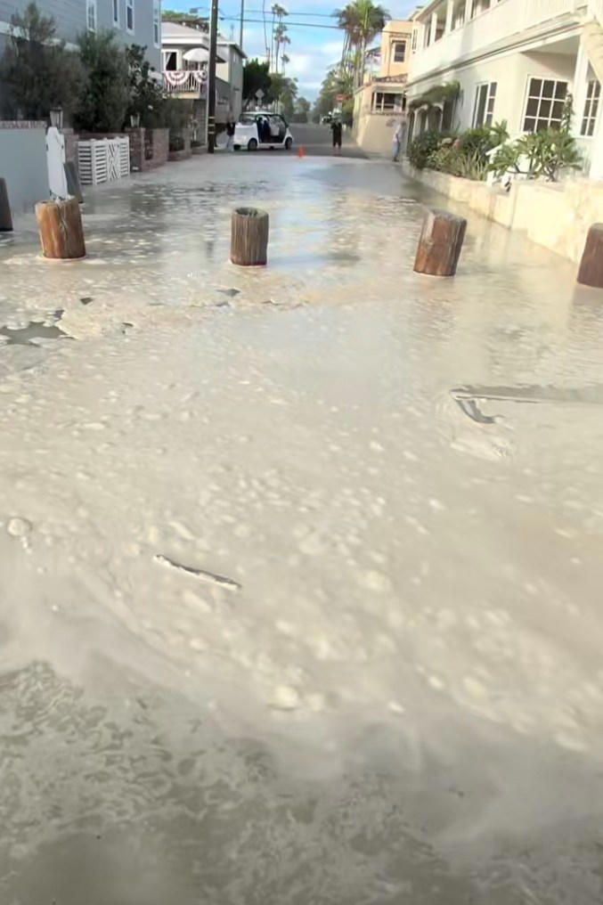 Hurricane Marie sparks mass flooding in Seal Beach in California on ...