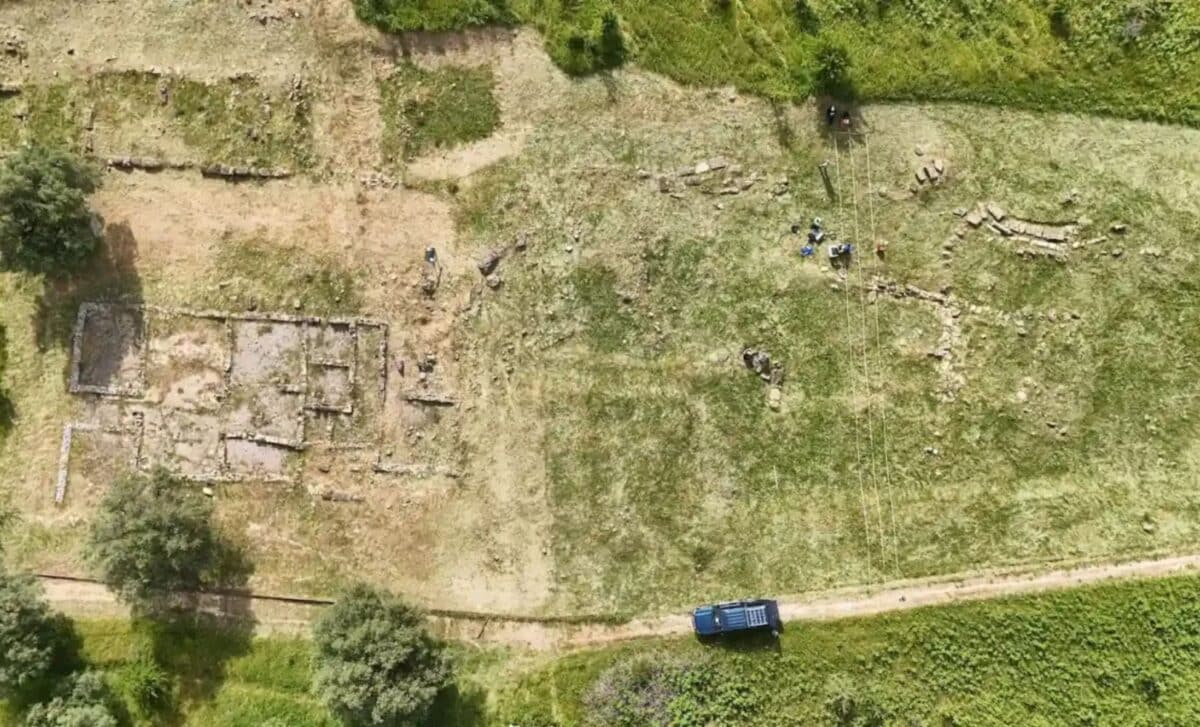 Archaeologists found hidden ruins under this 2,400-year-old structure ...
