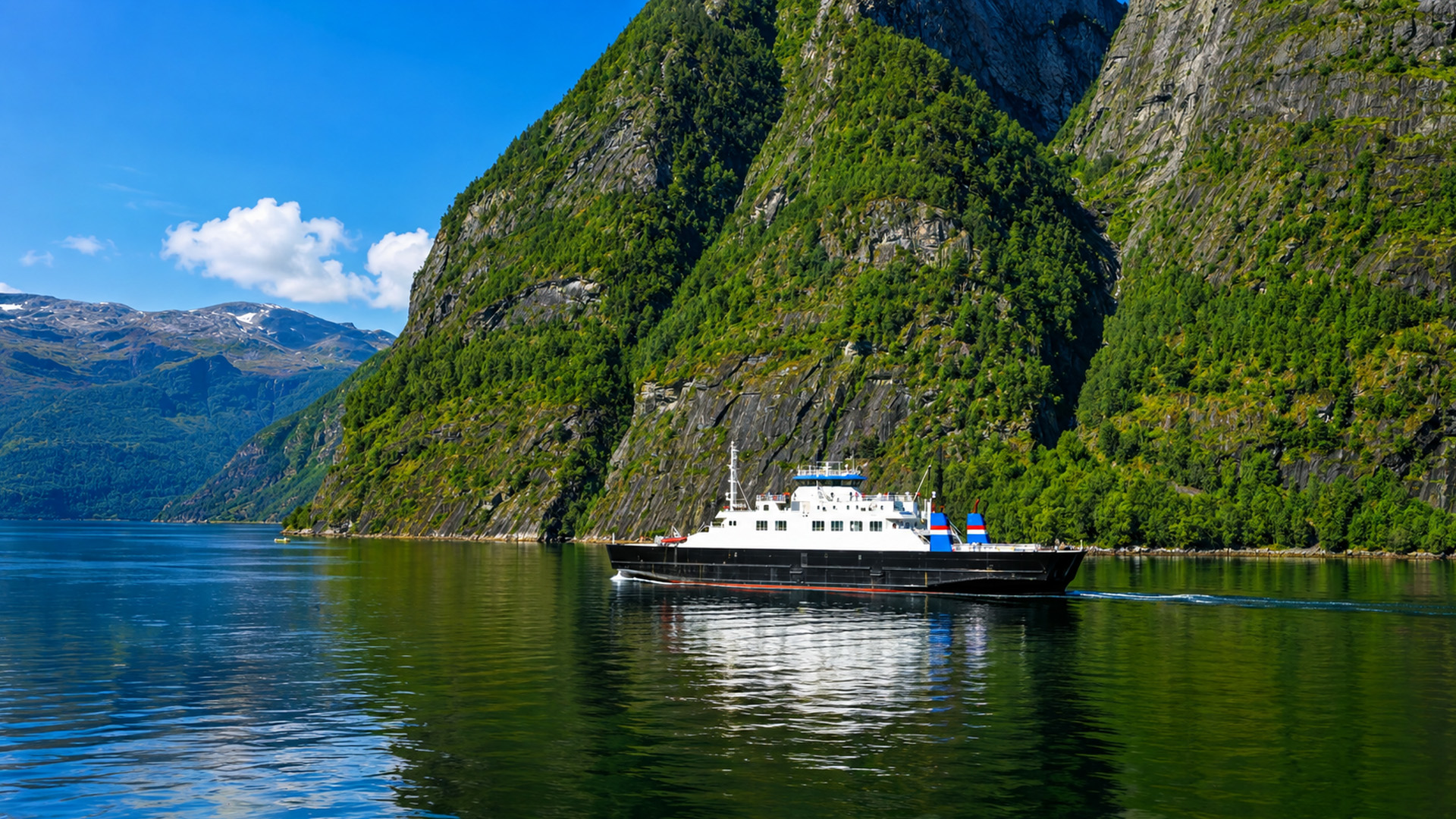 Hellesylt to Geiranger scenic ferry journey Norway (4K)