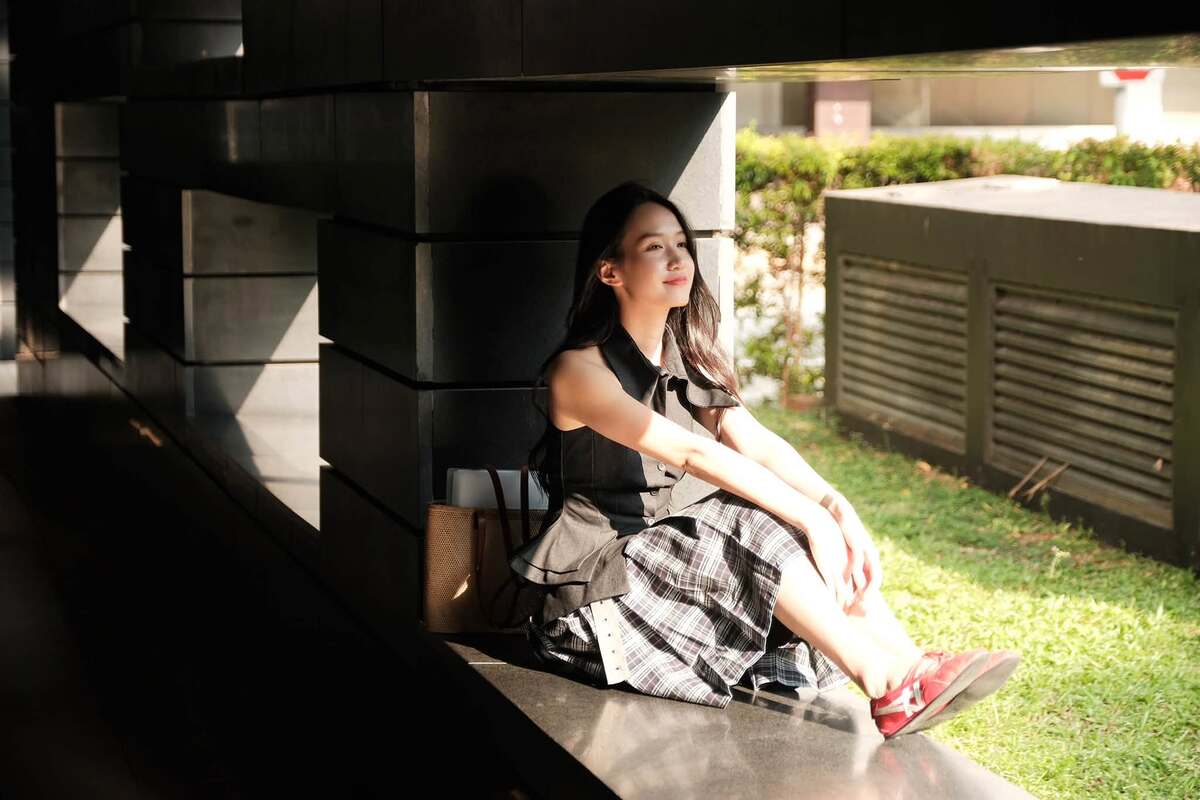 Bạn gái khoe ảnh hẹn hò thiếu gia Sơn Kim ở Singapore