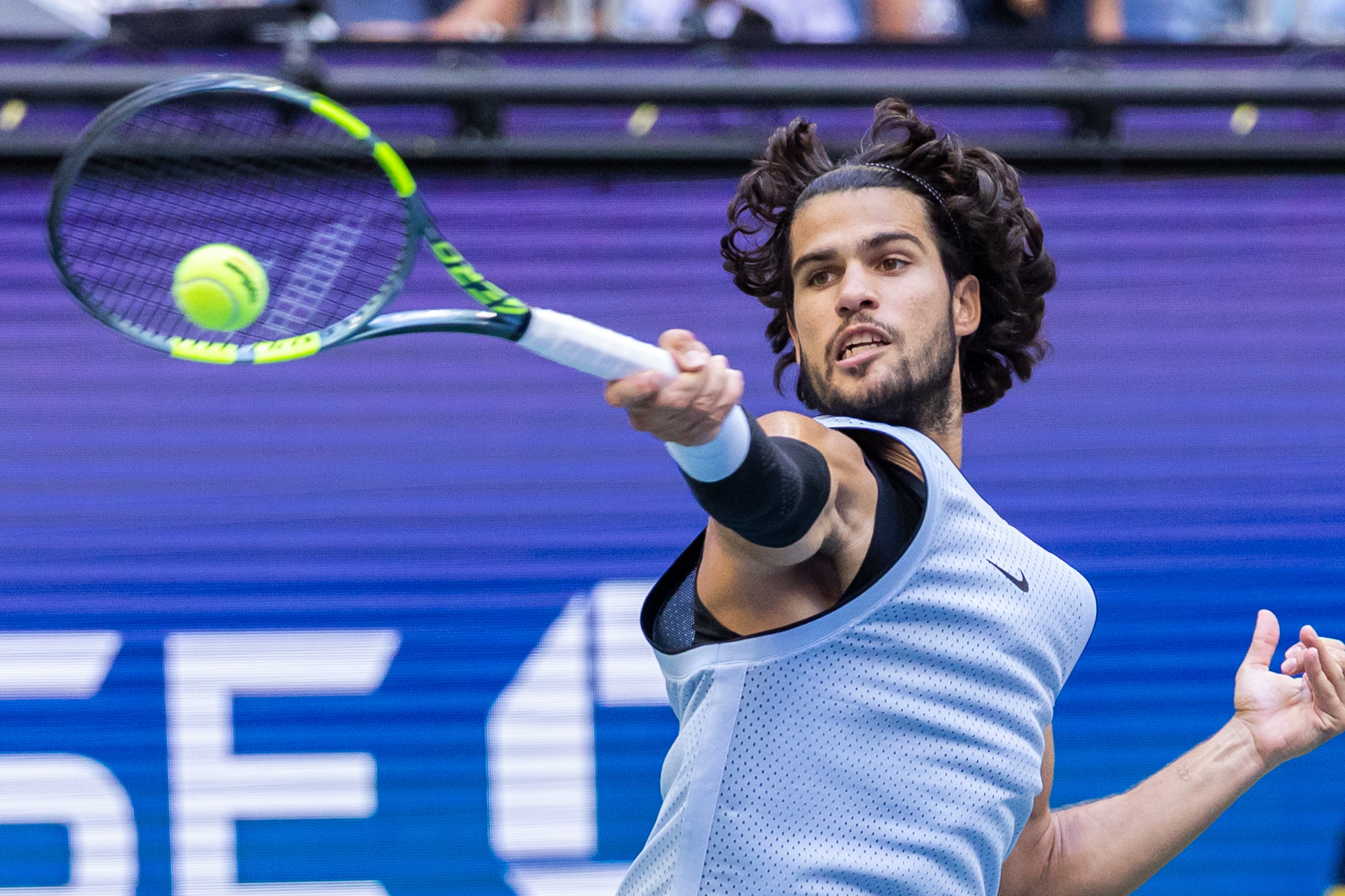 Carlos Alcaraz's layoff no problem as he steamrolls American star into US Open quarterfinals