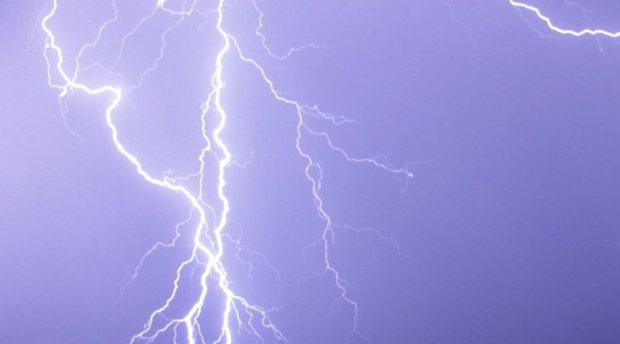 6 kids taken to hospital after nearby lightning strike in SC