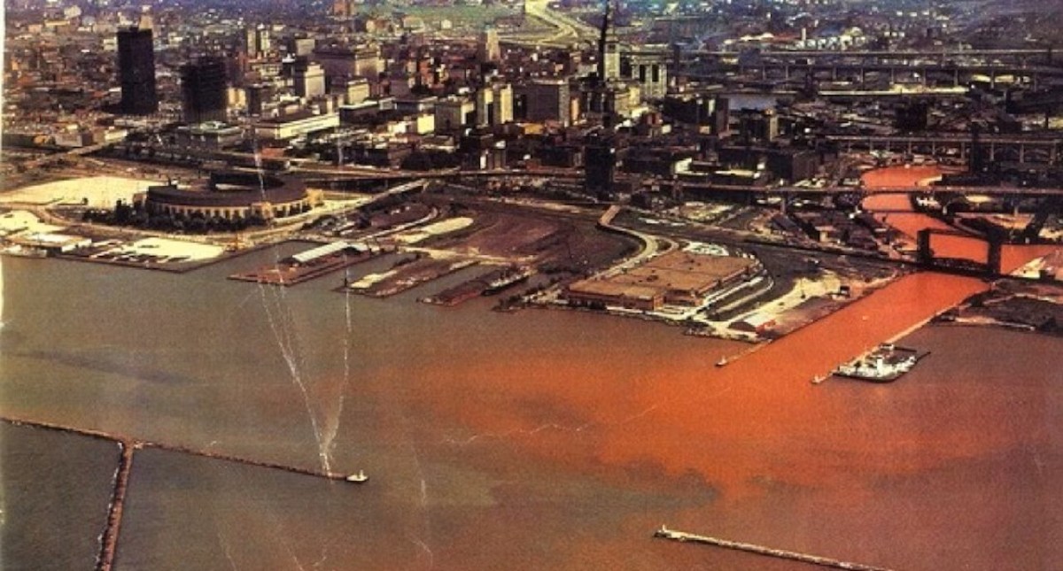 31 photos that capture the rise and fall of Cleveland