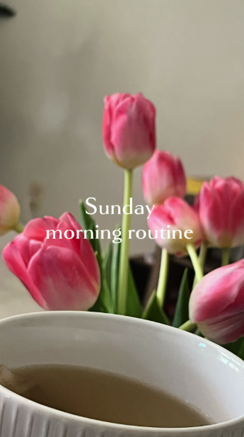 A cozy Sunday morning routine at home