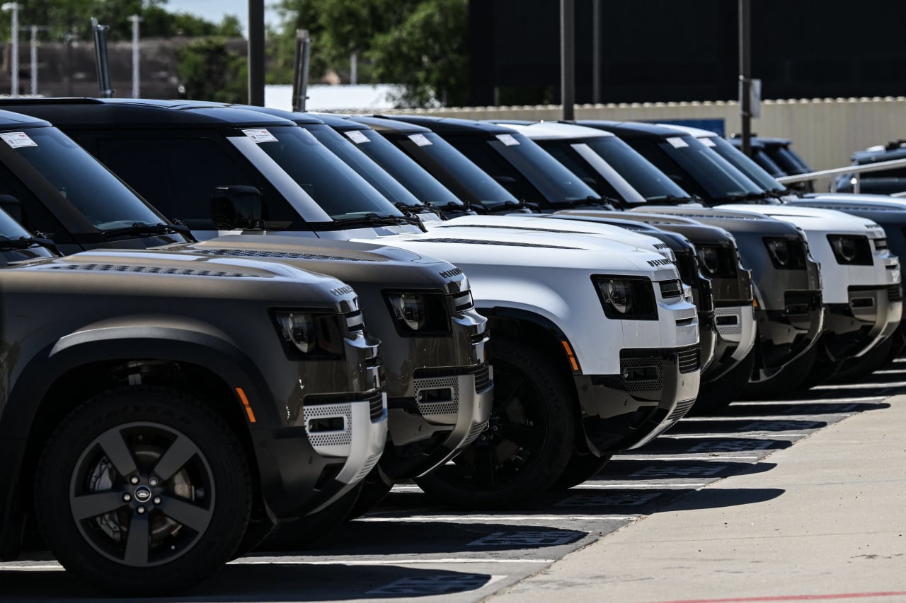Range Rover maker to cut 4,000 jobs as Trump's tariffs bite