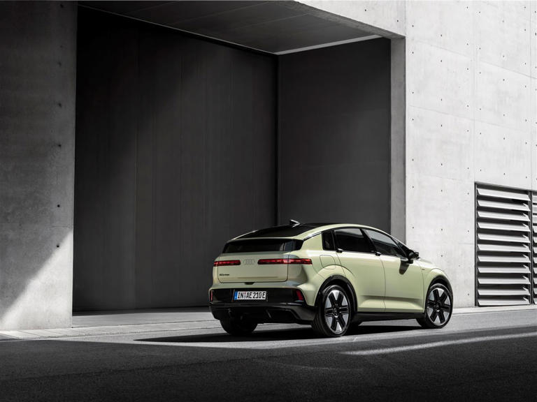 Audi A2 e-tron al Salone di Parigi: in Italia da gennaio 2027 da 38.350 ...