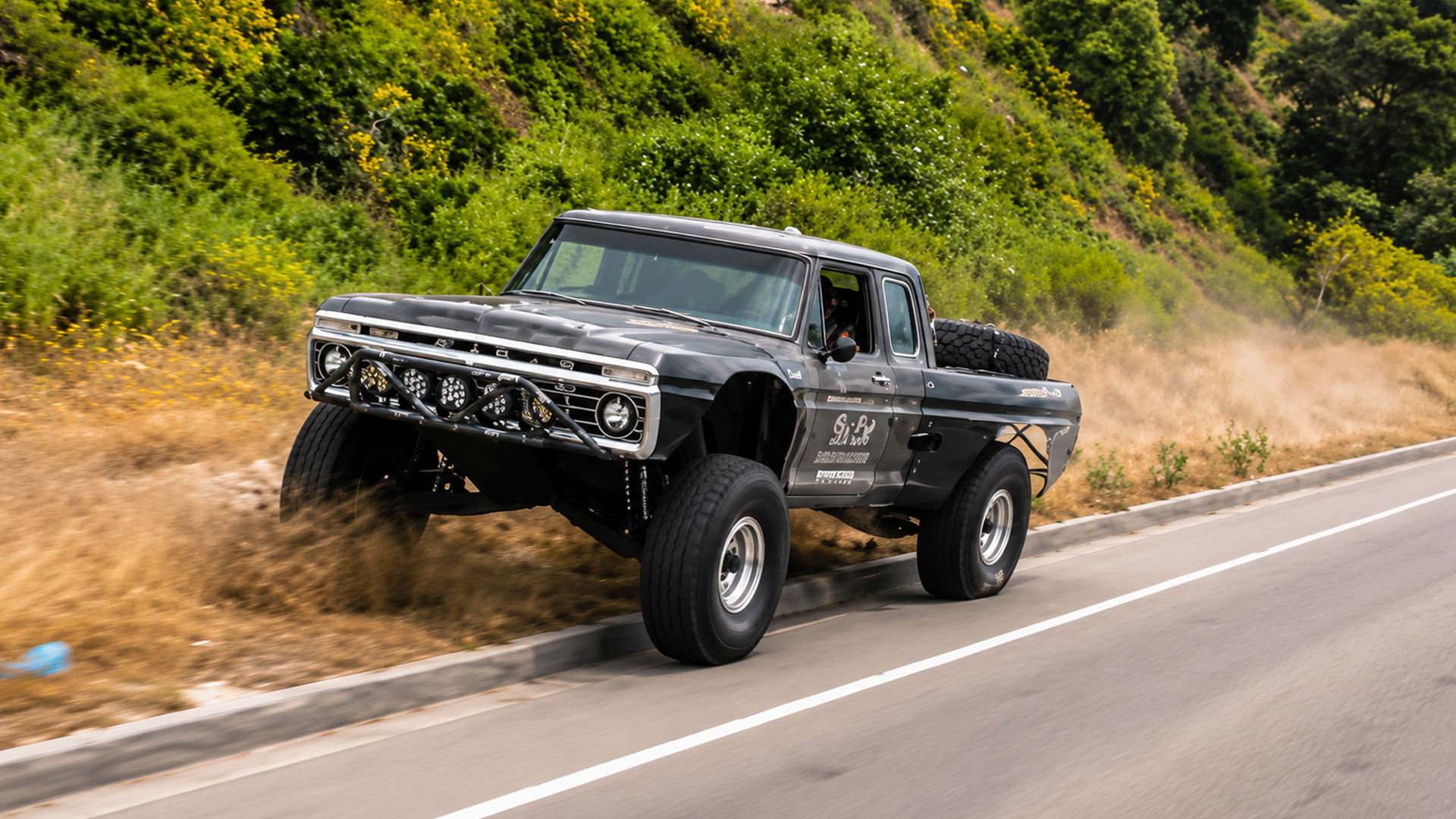 750 HP Ford F100 trophy truck built for serious off-road abuse