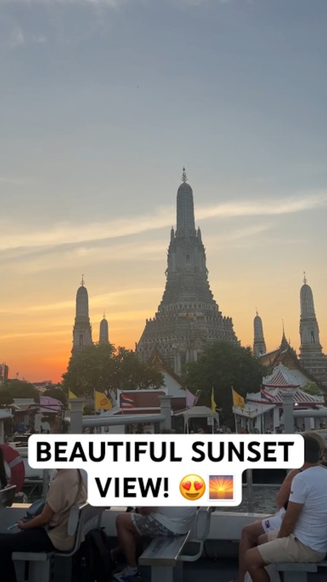 the-sunset-view-at-wat-arun-is-even-more-beautiful-in-person