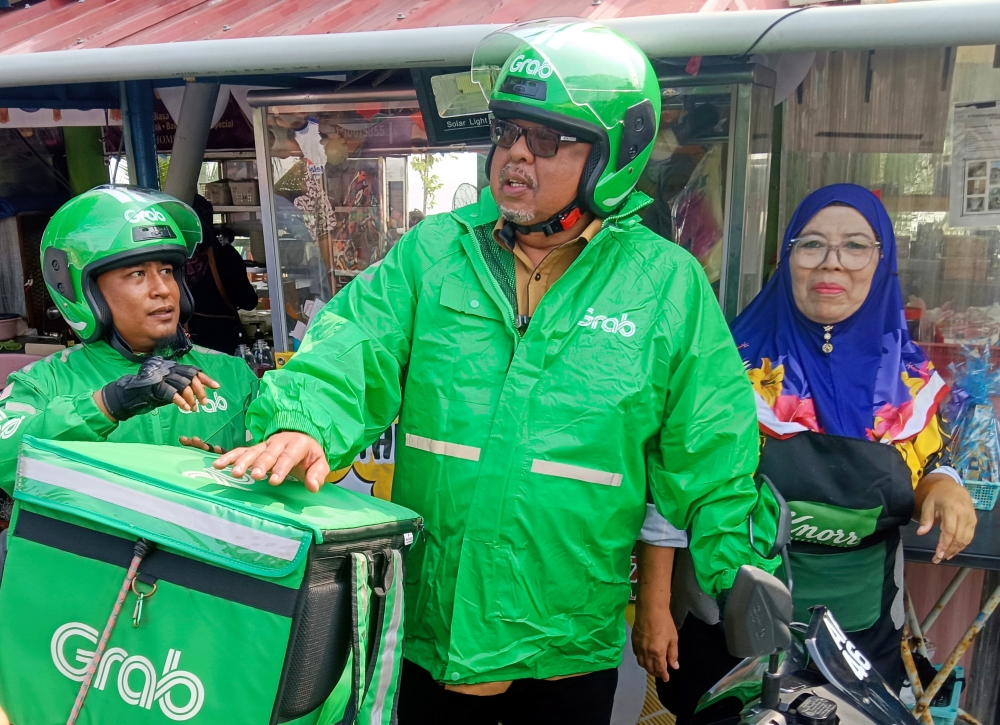 Two Fridays to go? Melaka CM Ab Rauf drops biggest hint yet on state ...