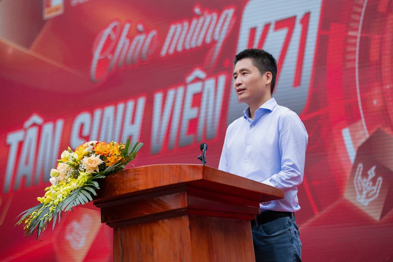 Ông Vương Quang Khải phát biểu tại Đại học Bách Khoa Hà Nội trong ngày khai giảng 5/9.