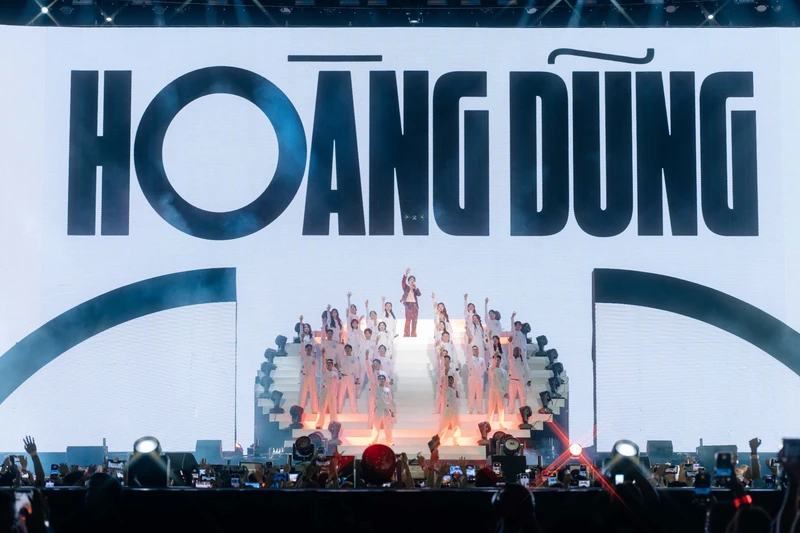 Hoàng Dũng chơi lớn