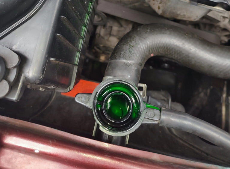 Air radiator mobil sering berkurang, bisa jadi tanda kebocoran