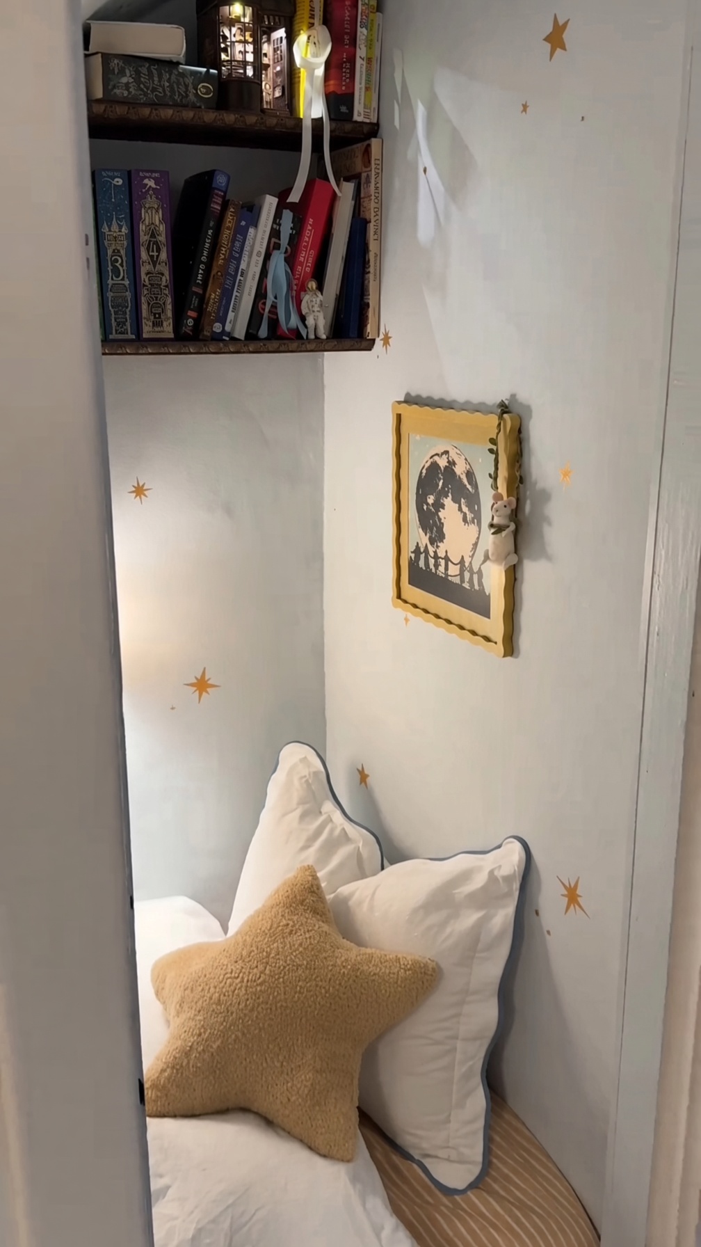 the-reading-nook-is-finally-finished