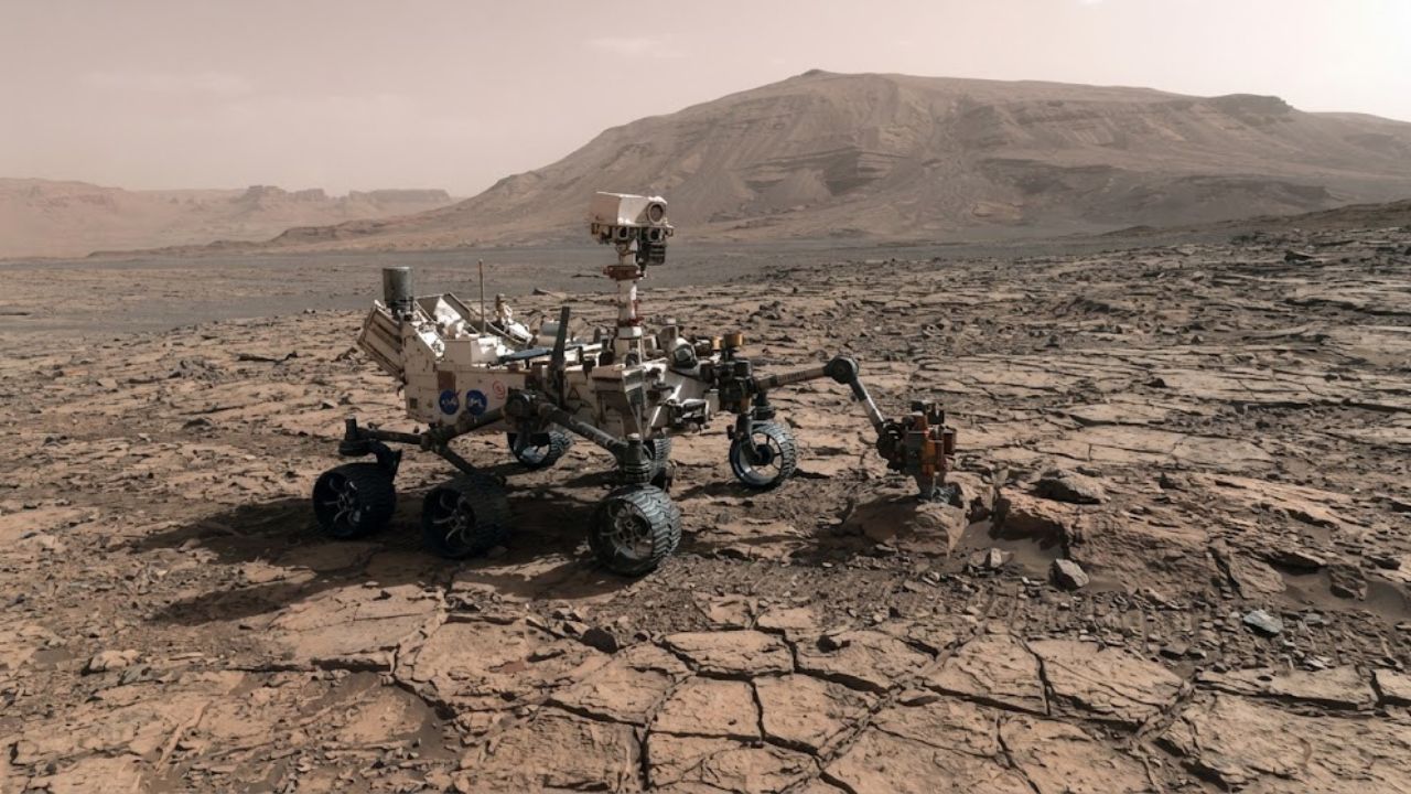 NASA Curiosity rover finds honeycomb terrain on Mars