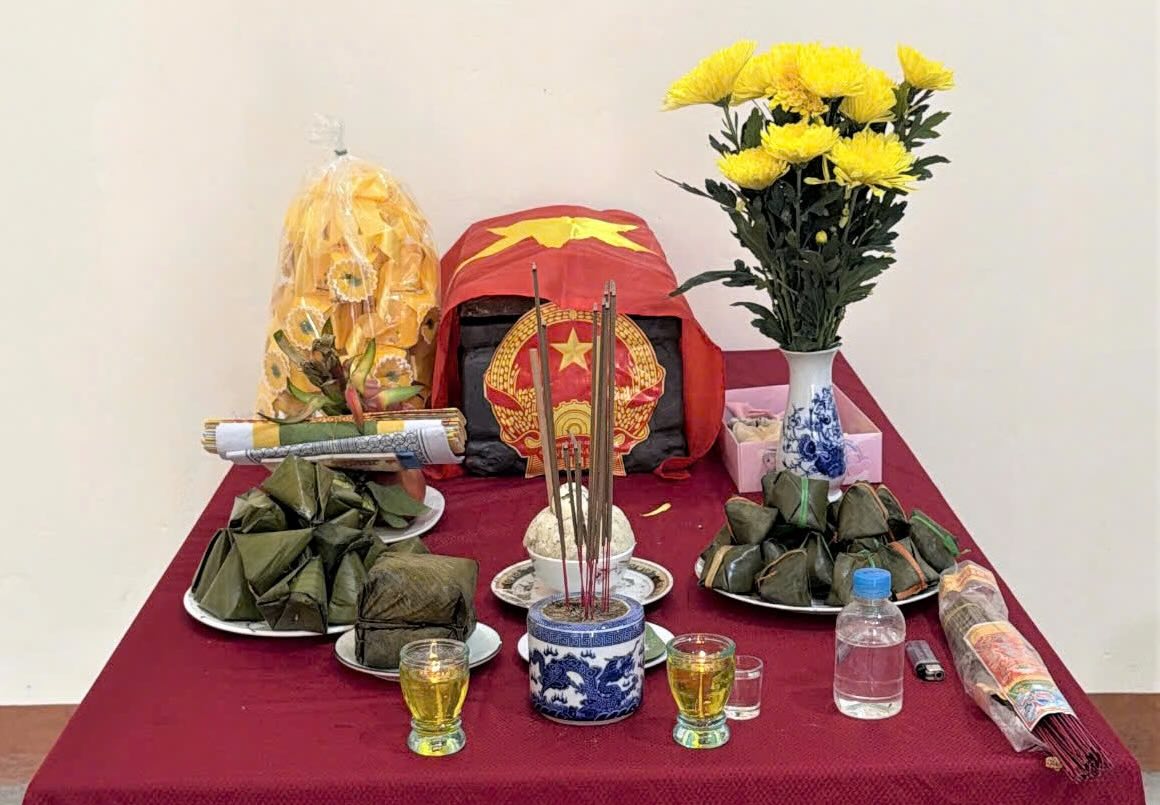 Tìm thấy 2 hài cốt liệt sĩ trong mộ tập thể tại khu phố Thành Cổ