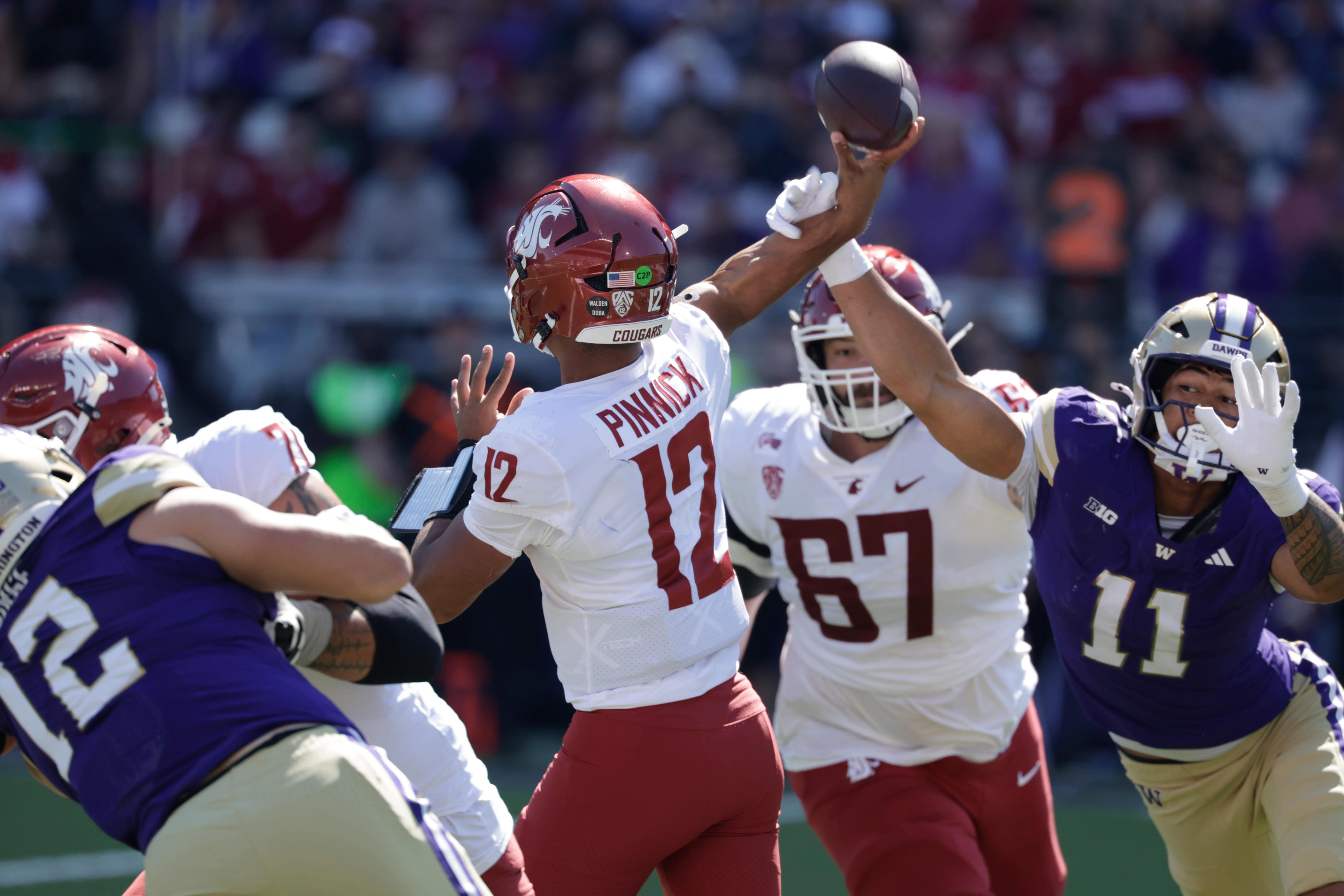 Washington football drops two spots in AP poll after Apple Cup