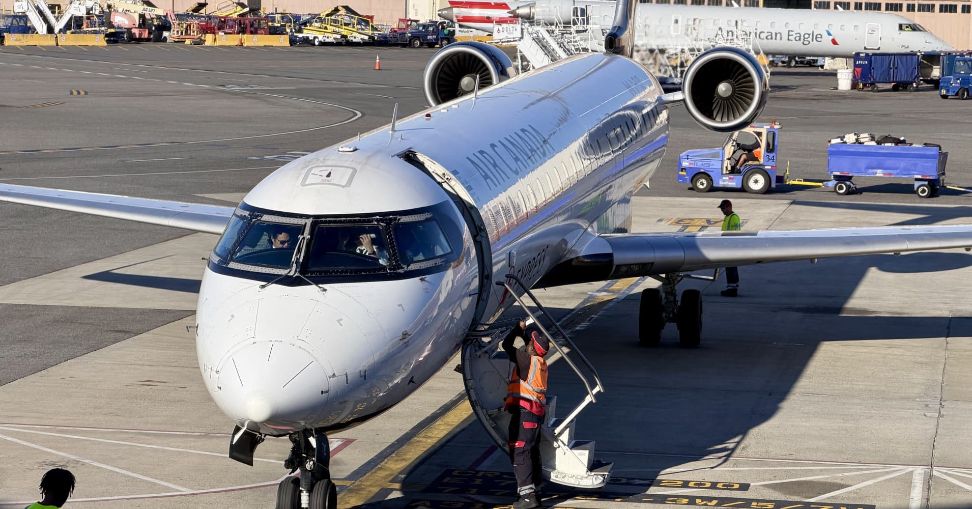 Trump says Bombardier can't sell in US unless Canada aerospace giant builds there