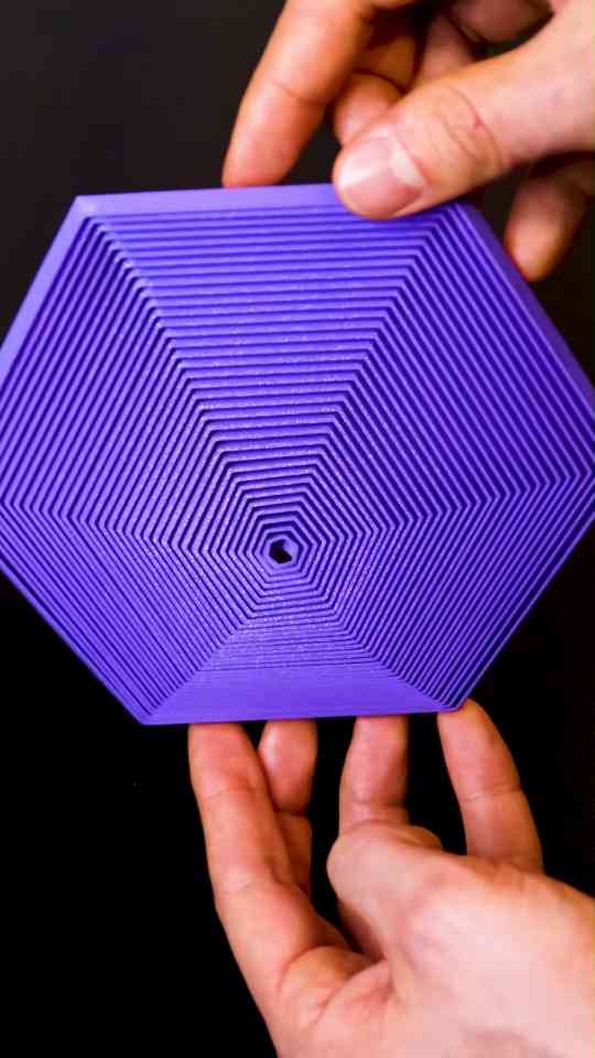 Satisfying 3D printed slinkies with smooth flexible motion