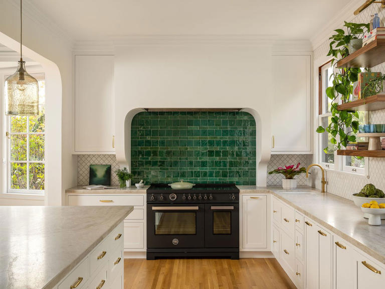 This traditional kitchen feature is losing favor—here’s what designers ...