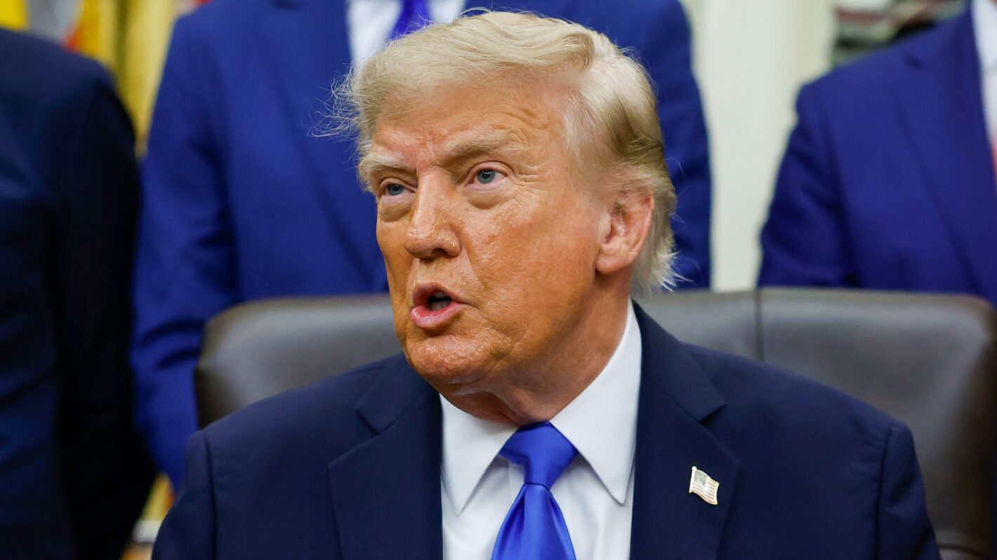 Donald Trump s AI Image Spree Turns Him Into Green Lantern Targets 
