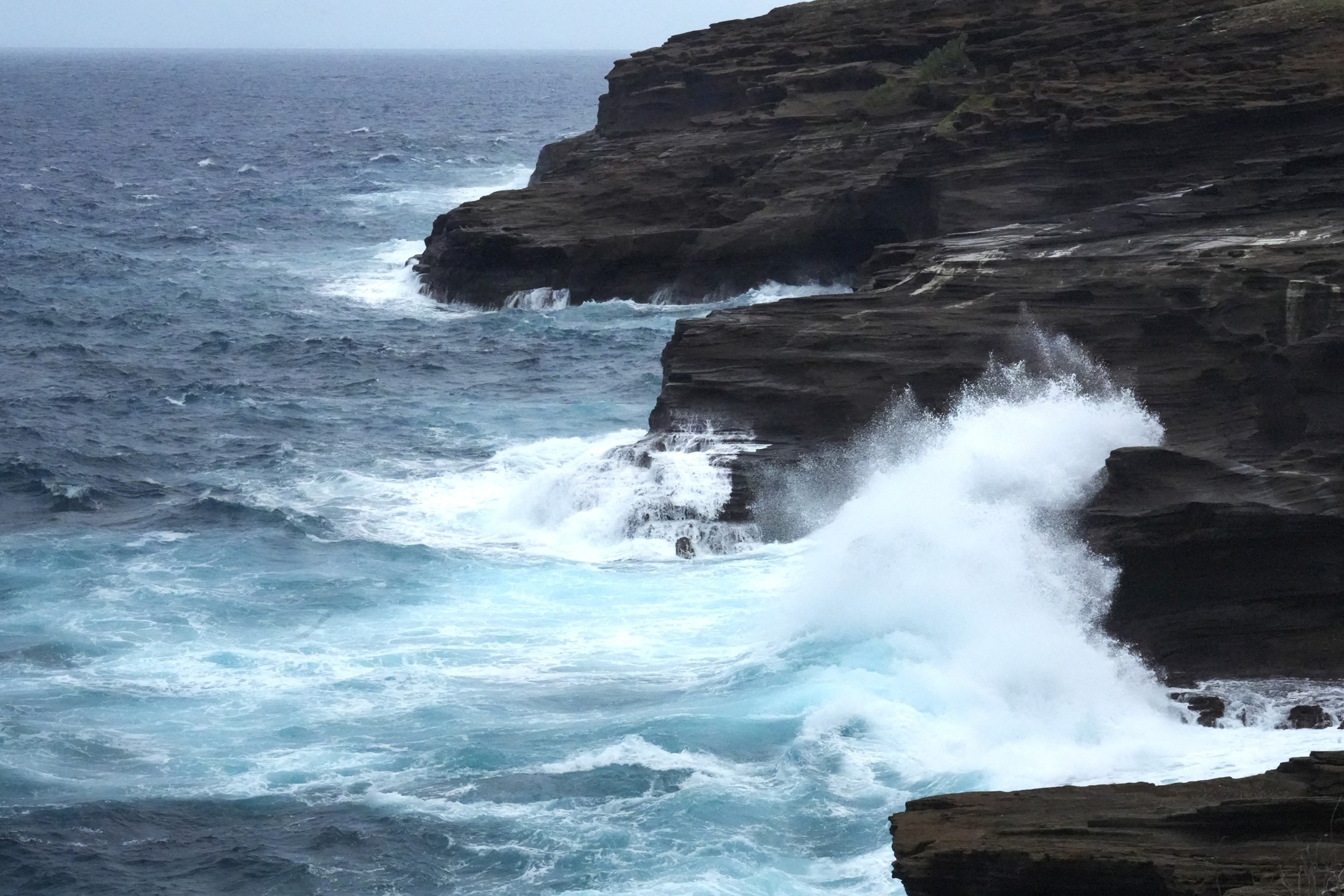 Emergency issued as Hurricane Lowell barrels toward western Hawaii