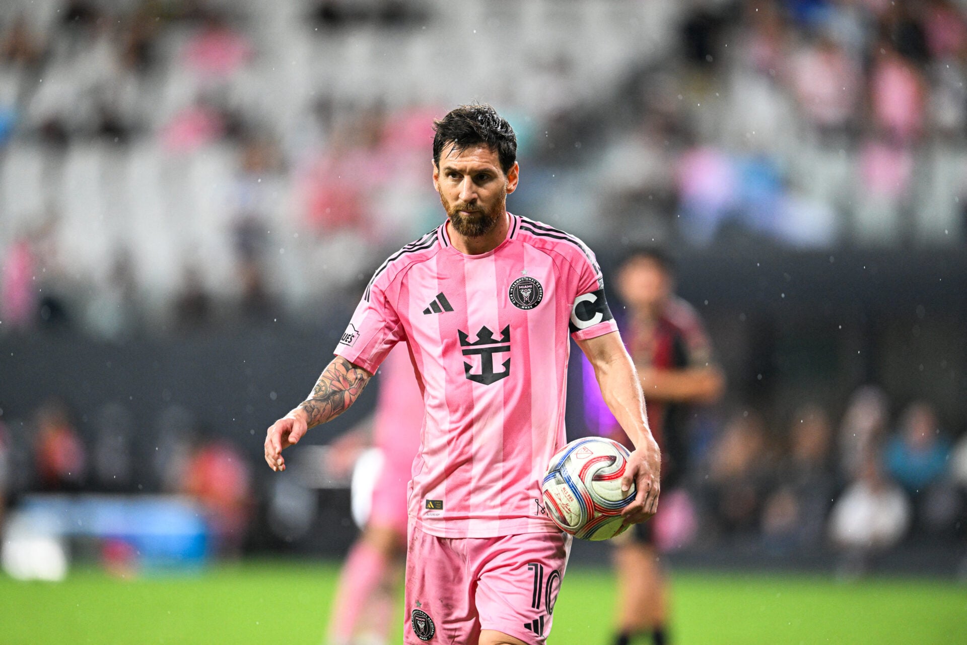 Lionel Messi exchanges heated moment with Atlanta United player after ...