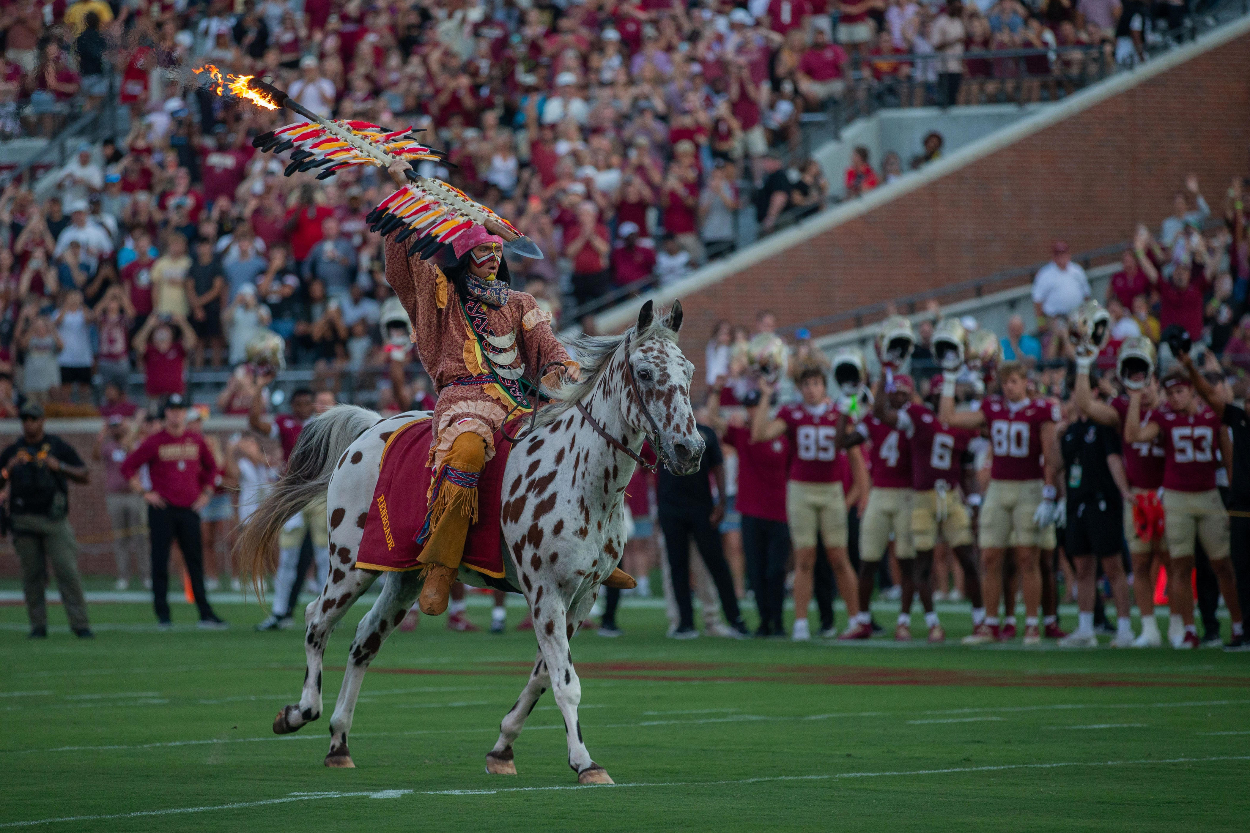 Social media erupts as SMU-Florida State goes on despite power failure