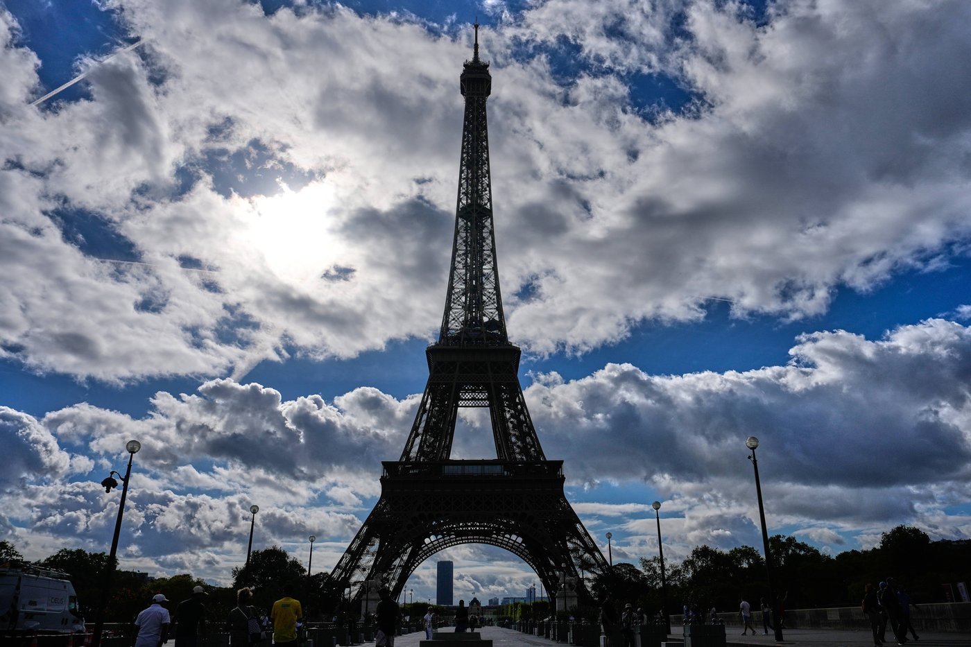 Eiffel Tower chief to step down after exclusion of female staff during ...