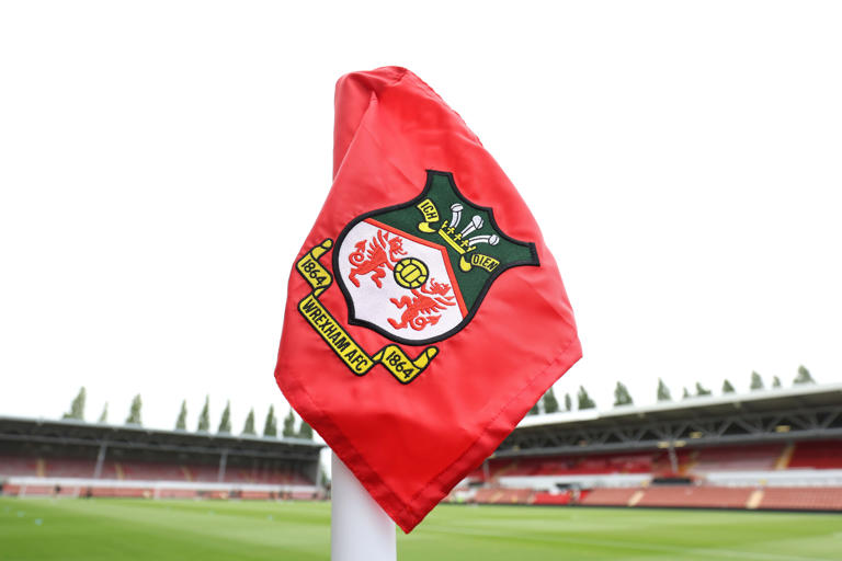 Portsmouth rivals plot move for League One defender as Wrexham and ...