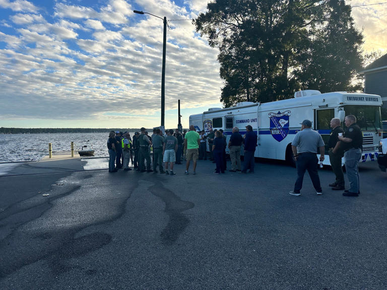 Body of missing South Carolina kayaker recovered from Lake Waccamaw