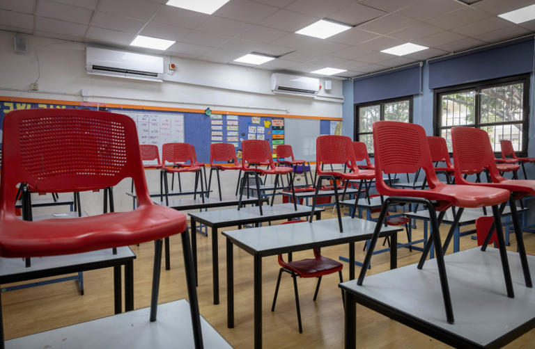 Parents’ jobs linked more strongly than education to teens’ PISA scores ...